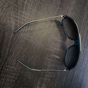 Carrera Safari..Men’s sunglasses stored in original case…